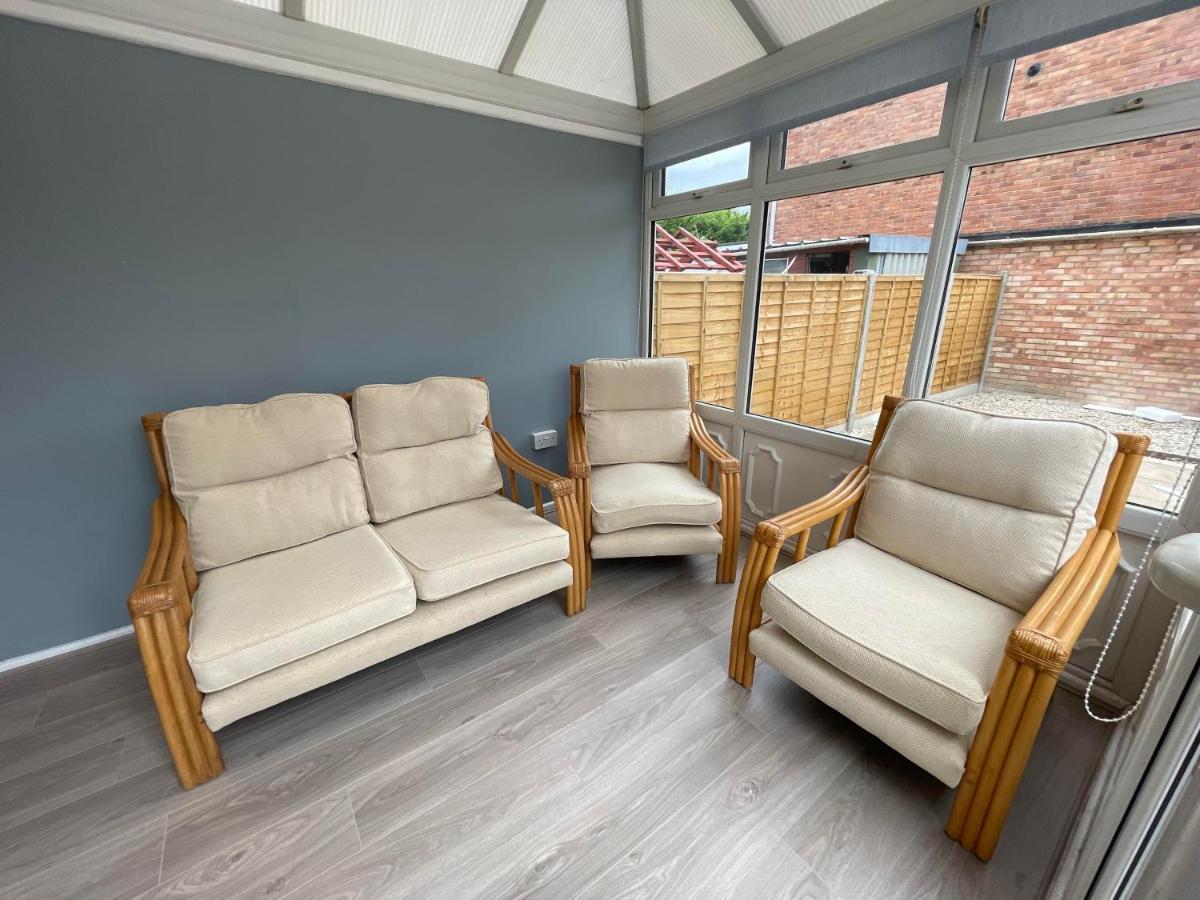Leominster 3 Bedroom House Parking Garden Private Luaran gambar