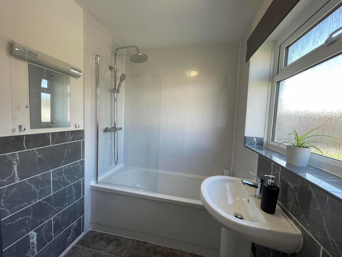 Leominster 3 Bedroom House Parking Garden Private Luaran gambar