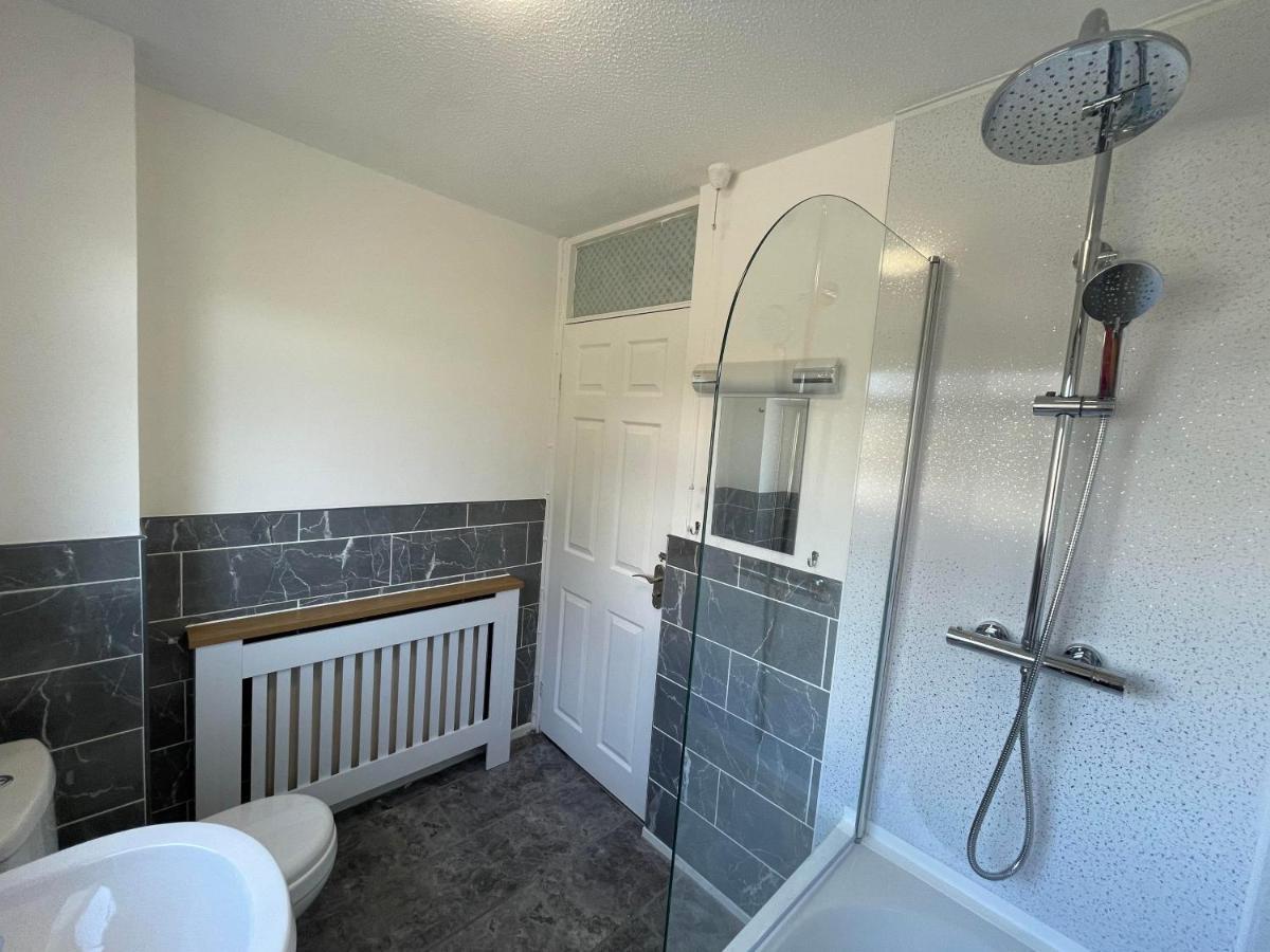 Leominster 3 Bedroom House Parking Garden Private Luaran gambar