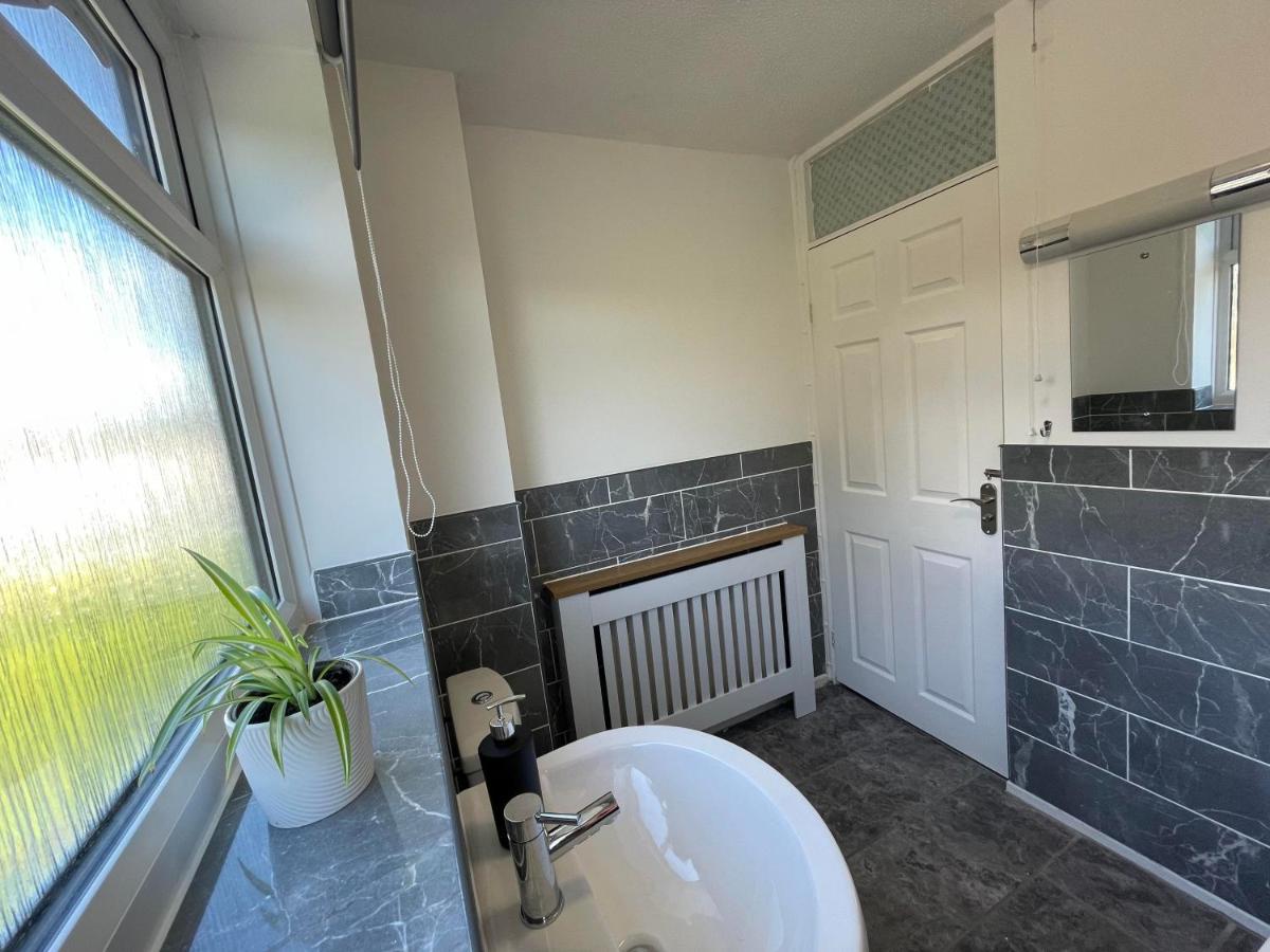 Leominster 3 Bedroom House Parking Garden Private Luaran gambar