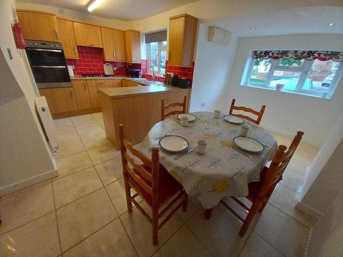 Leominster 3 Bedroom House Parking Garden Private Luaran gambar