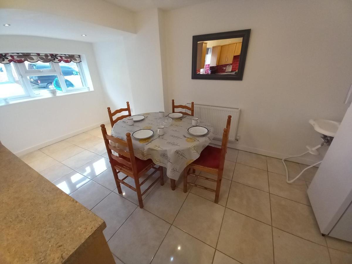 Leominster 3 Bedroom House Parking Garden Private Luaran gambar